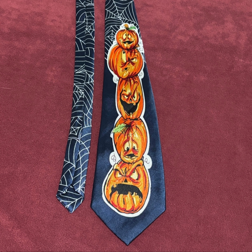 HALLOWEEN TIE ~ PUMPKINS Tie ~ fun tie ~ Steven Harris ~Polyester